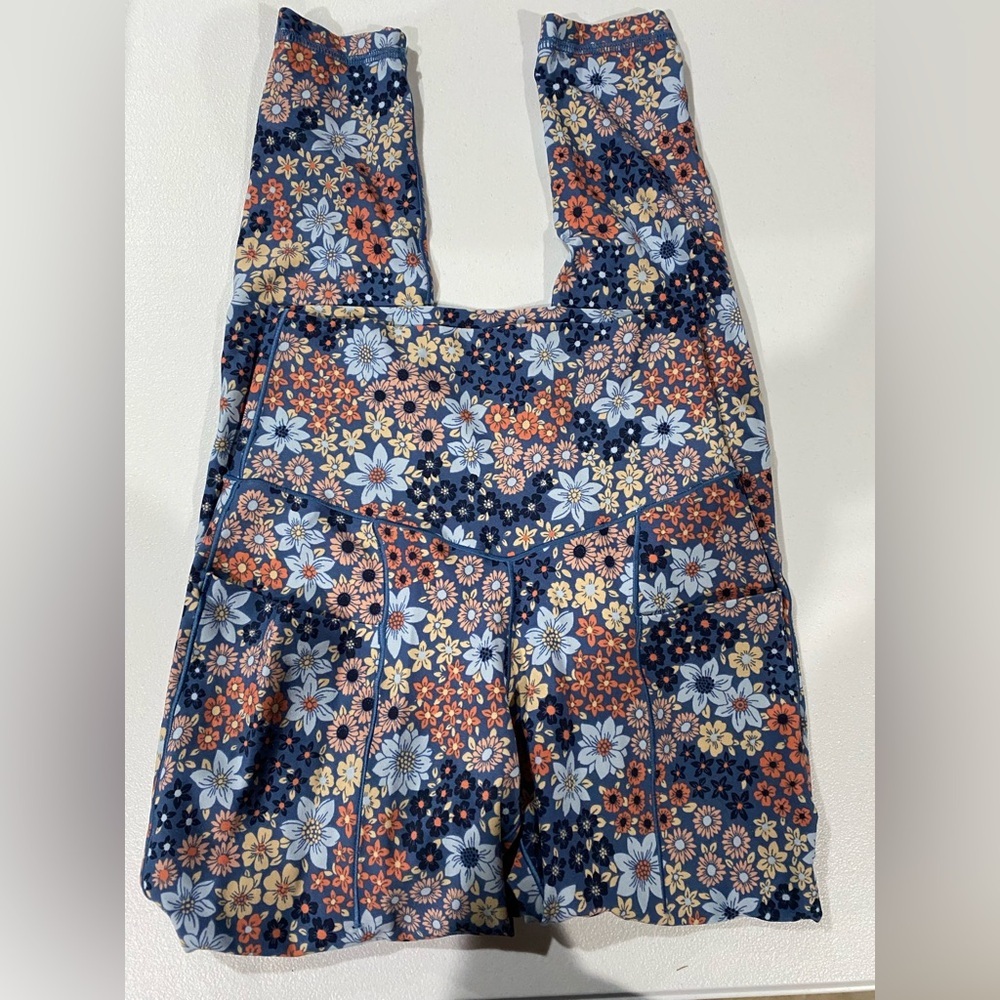 Aerie small leggings with pockets